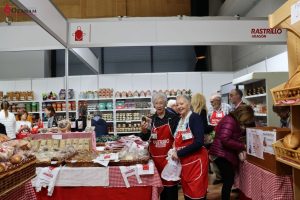 El Rastrillo Aragón 2025 arranca con una gran acogida y miles de visitas en su primera jornada